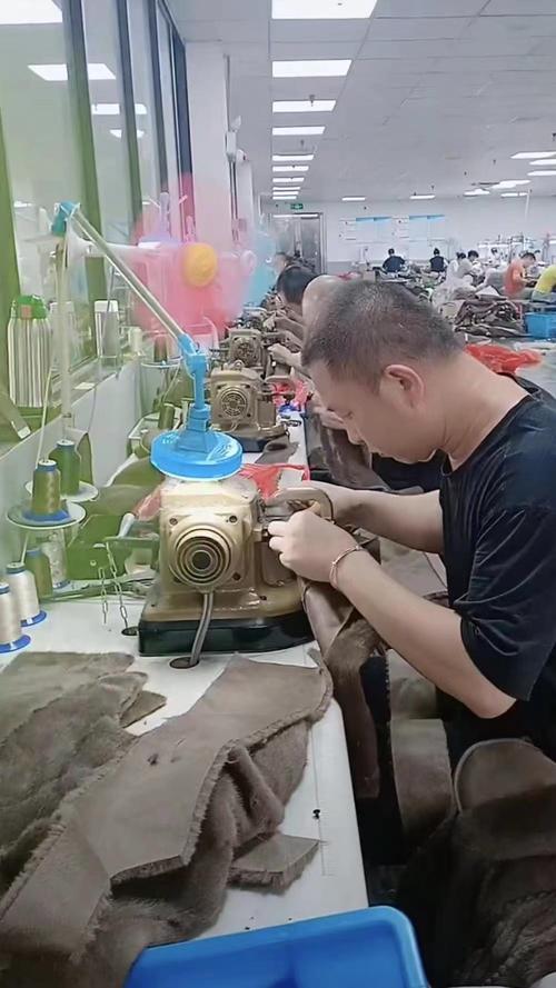 查看工厂全部商品21年主营:挂饰挂件女士手提包女士斜挎包包工包料清